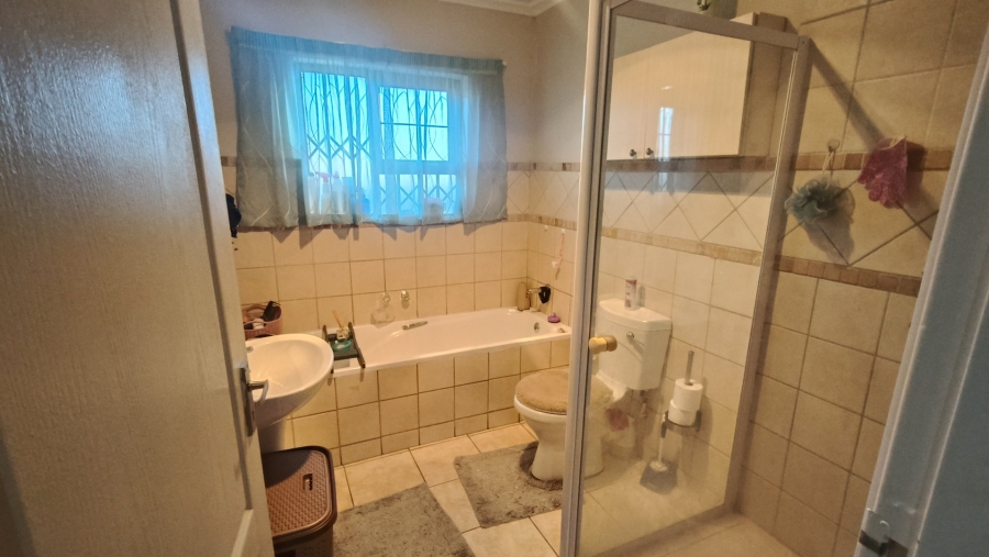 2 Bedroom Property for Sale in Hillside Free State